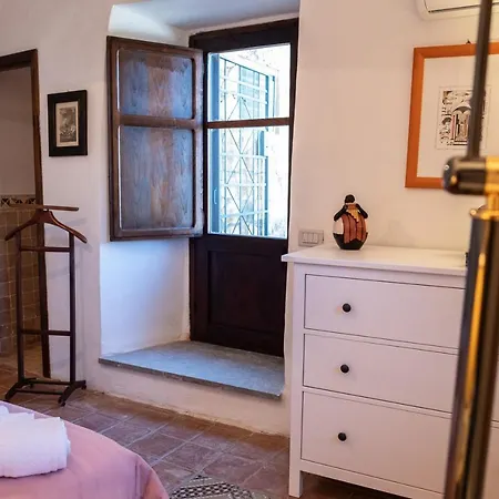 Charming Private Pool Villa Cefalu
