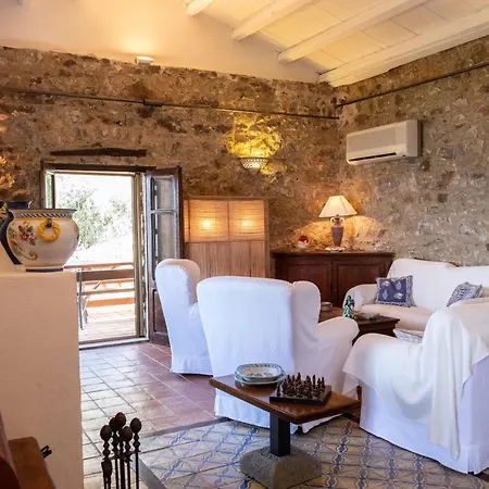 Charming Private Pool Villa Cefalu